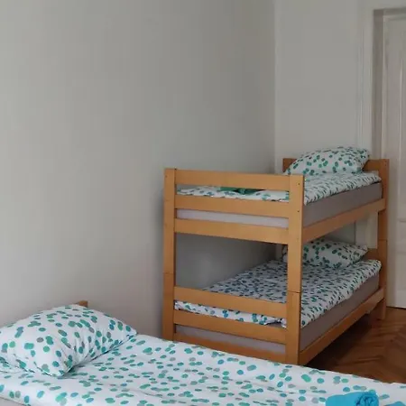 6:th April & Beds *
