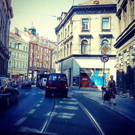 6:th April & Beds * Sarajevo